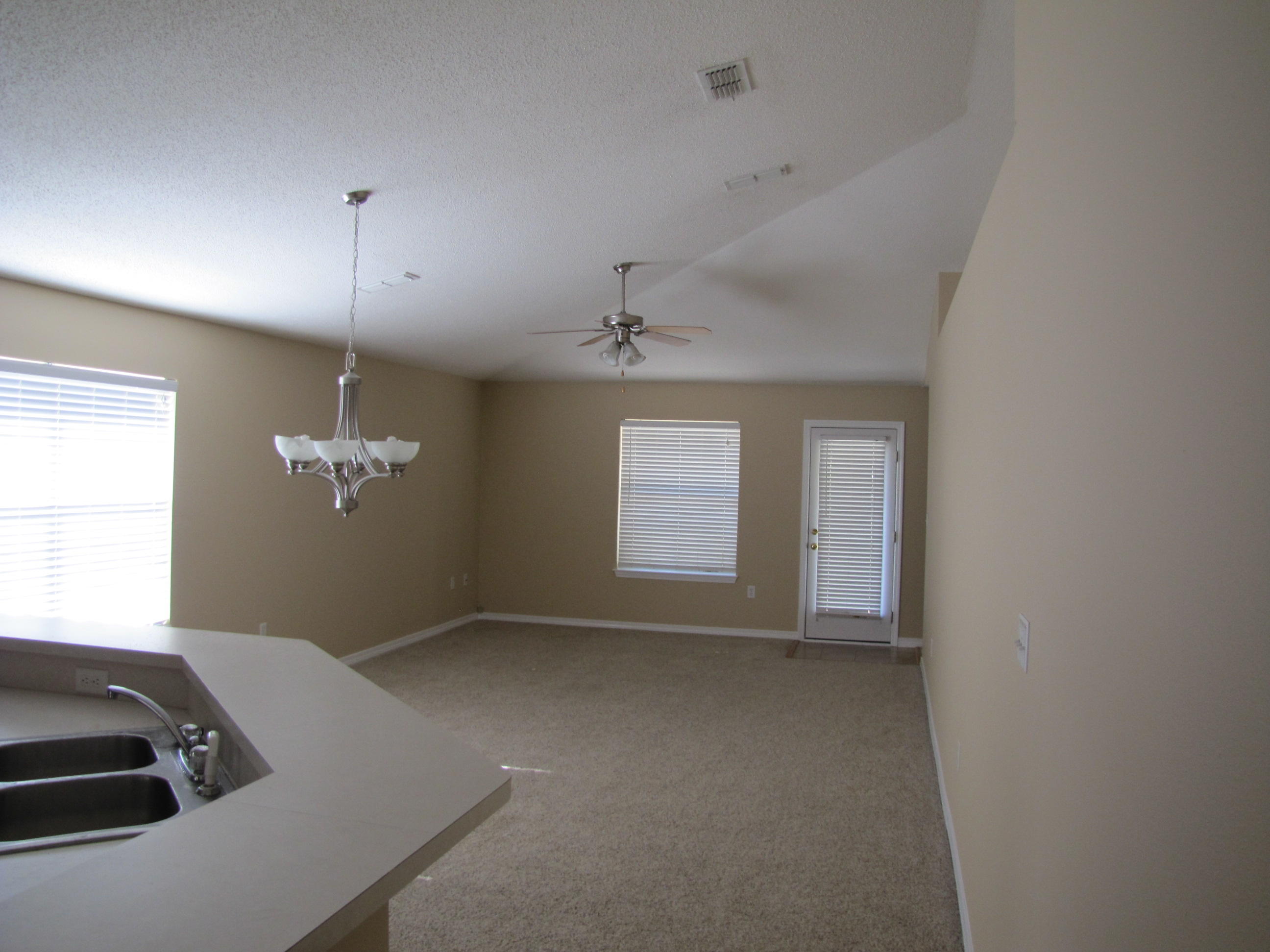 PARADISE RETREAT - Residential Lease