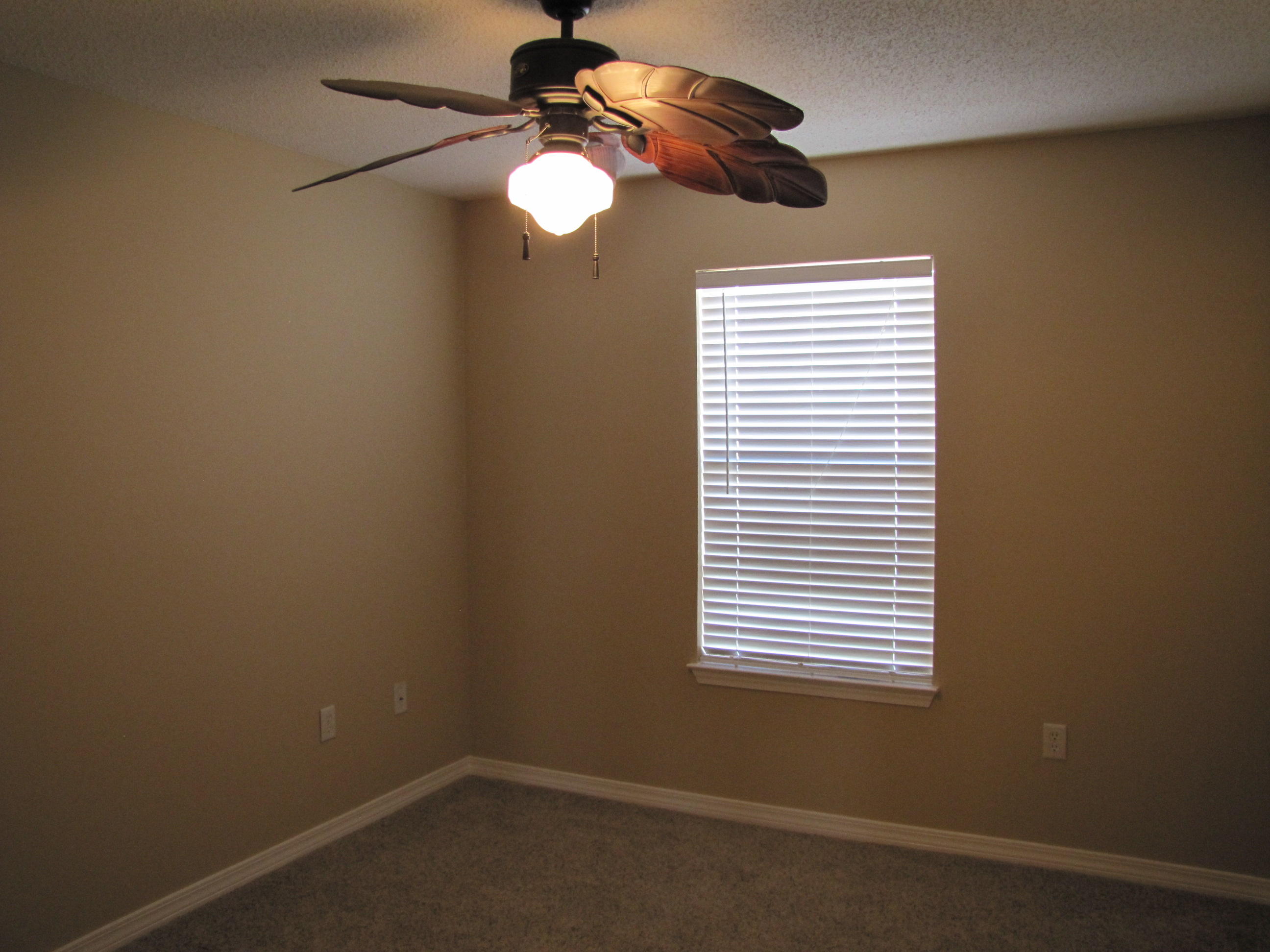 PARADISE RETREAT - Residential Lease