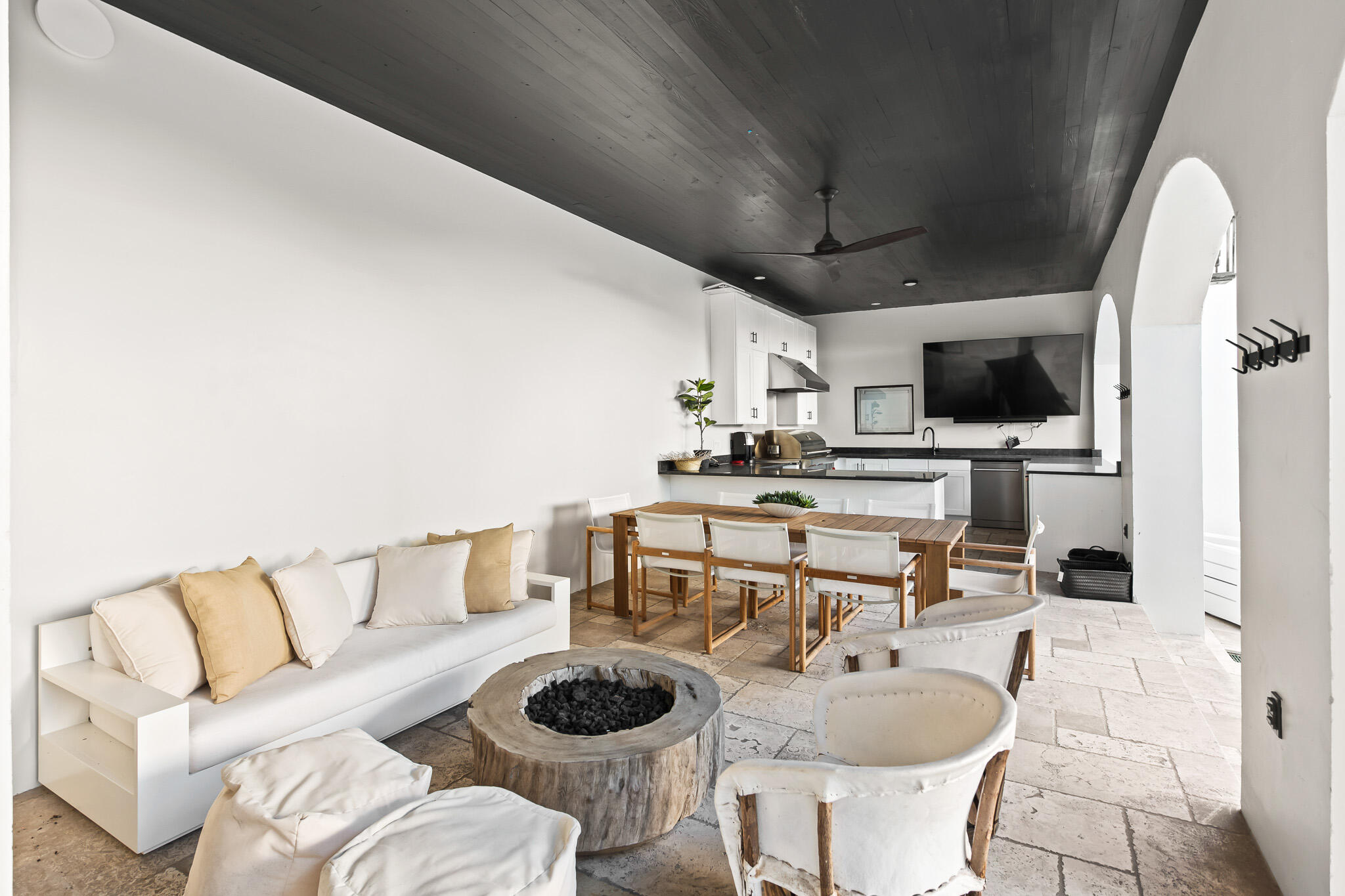 PARADISE BY THE SEA - Residential