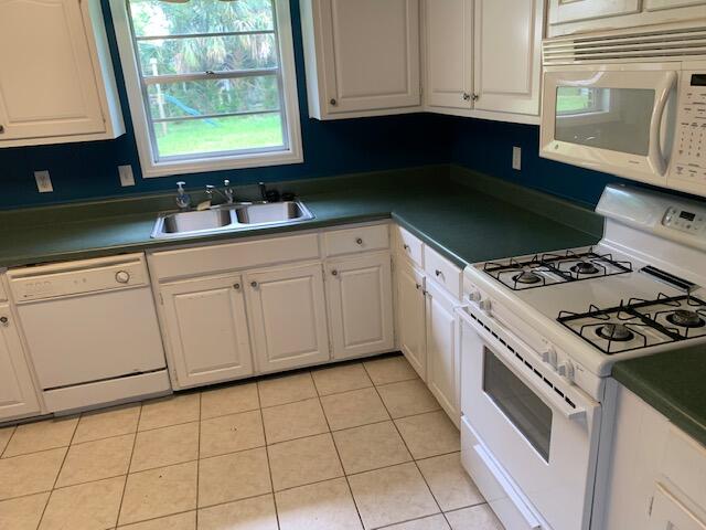 BAYOU WOODS - Residential Lease
