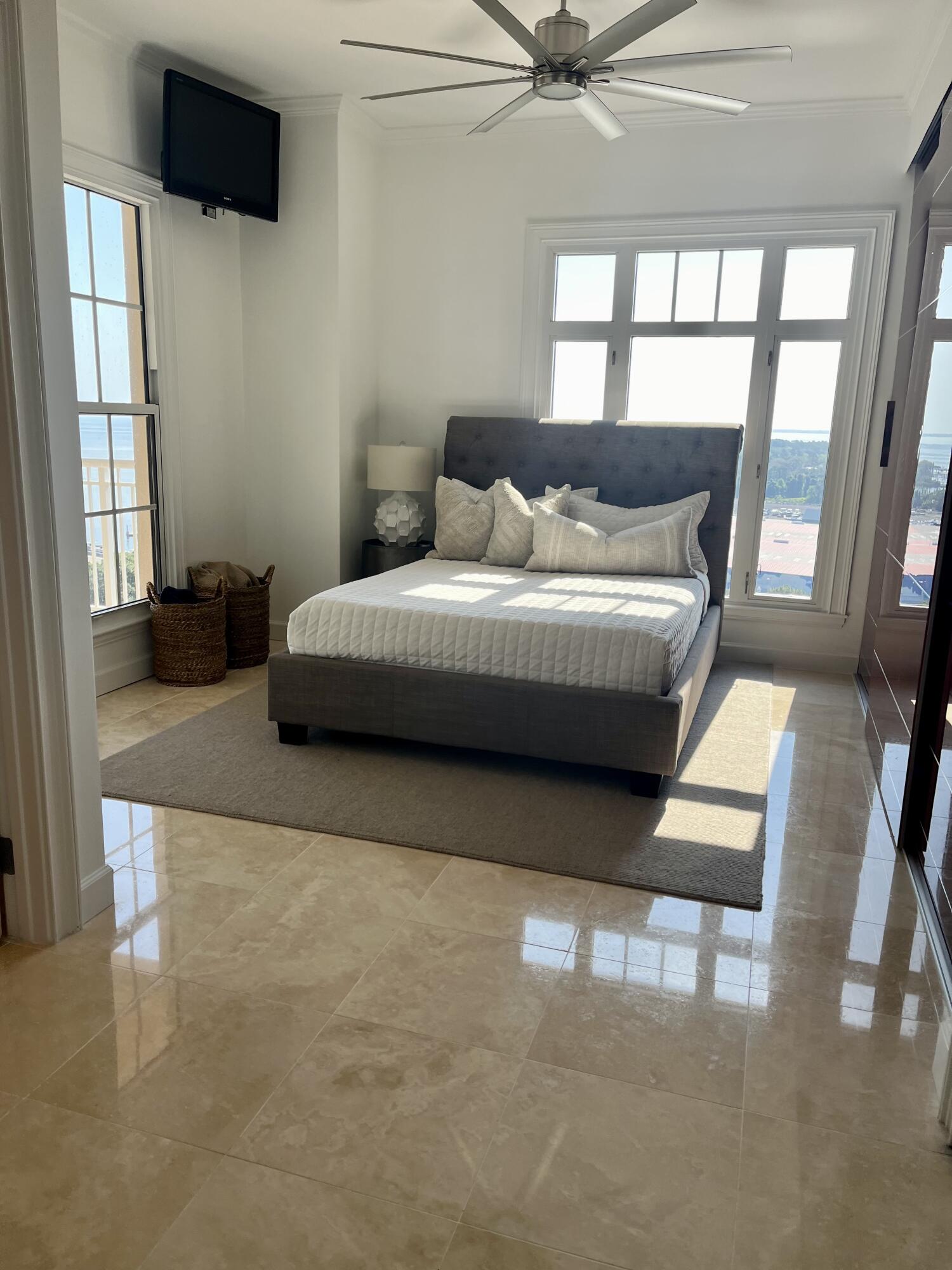 ONE WATER PLACE - Residential