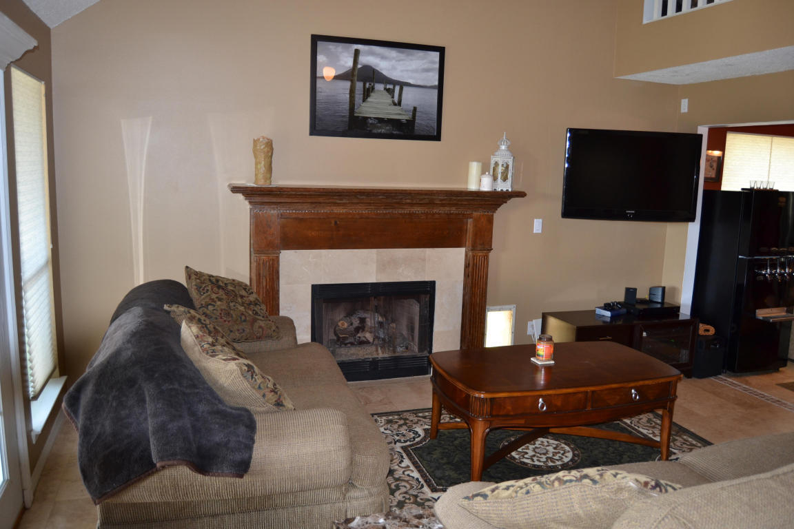 HARBOR BREEZE - Residential Lease
