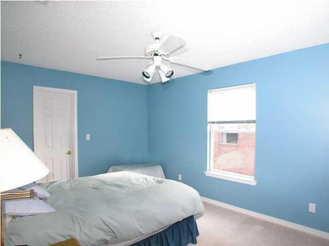 HARBOR BREEZE - Residential Lease