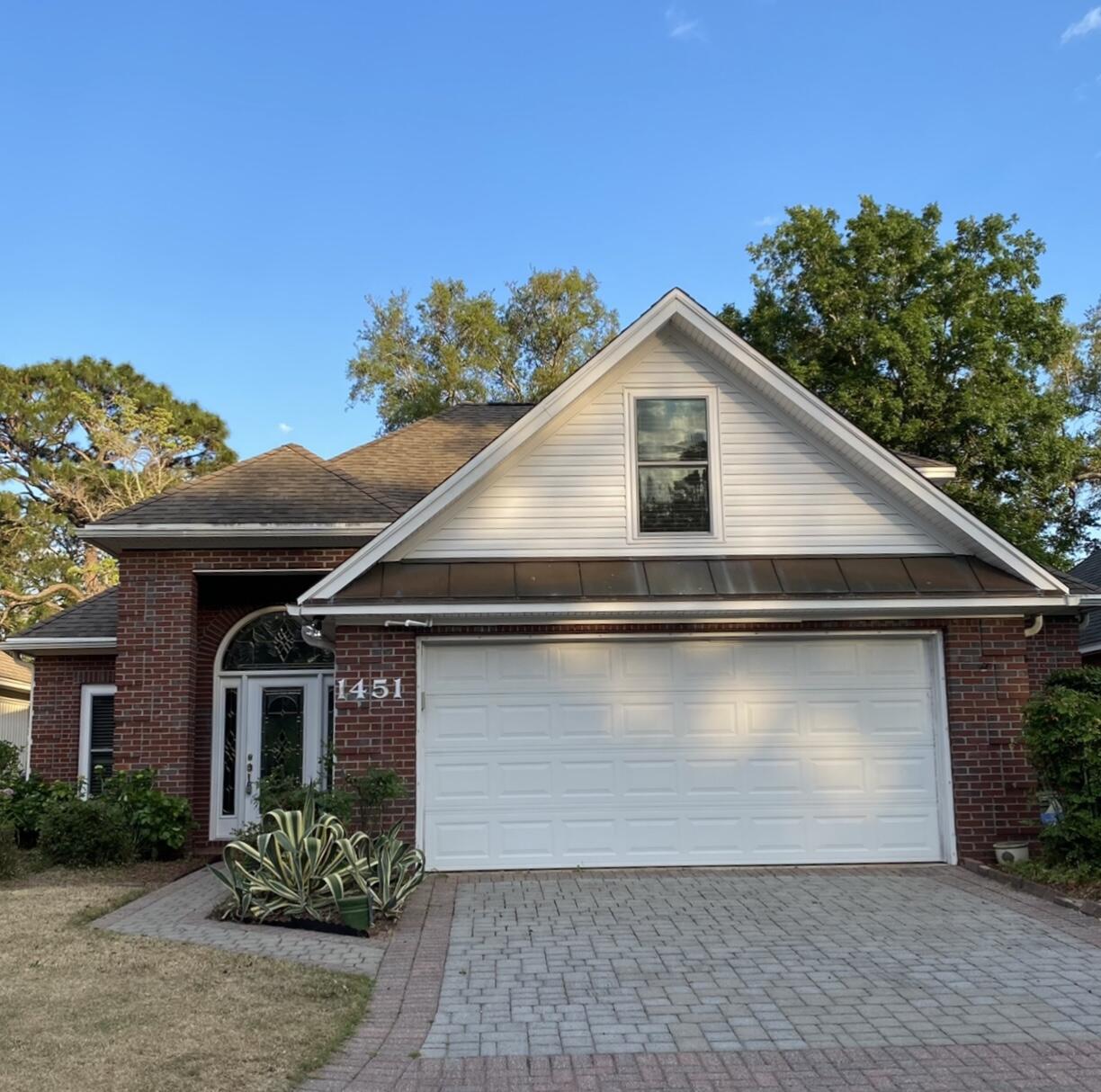 OAKMONT PLACE - Residential