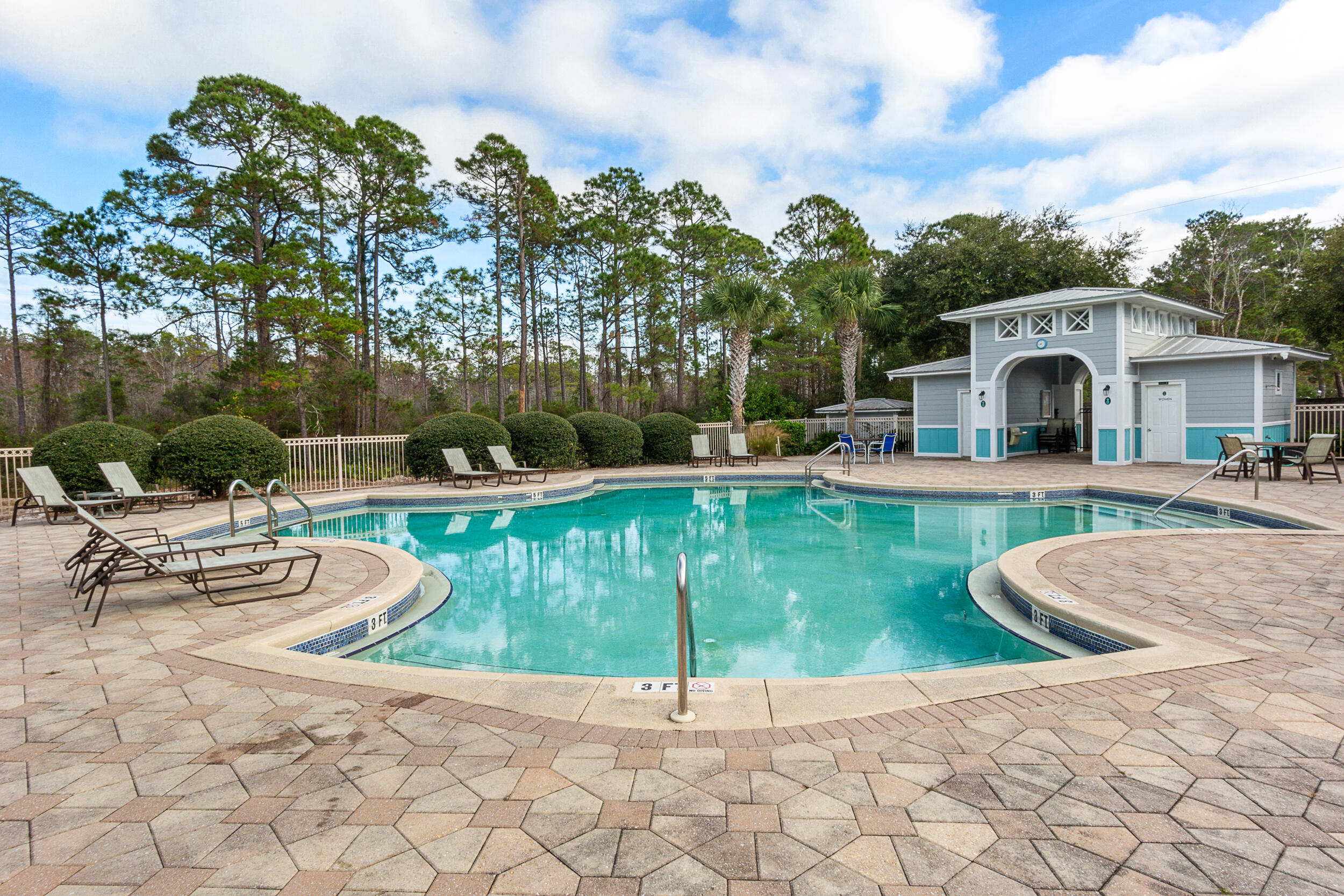 PARADISE GROVE - Residential