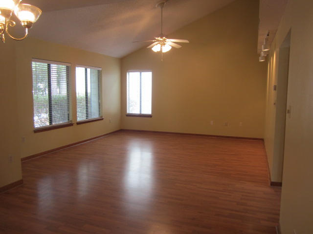 ROYAL OAKS S/D - Residential Lease