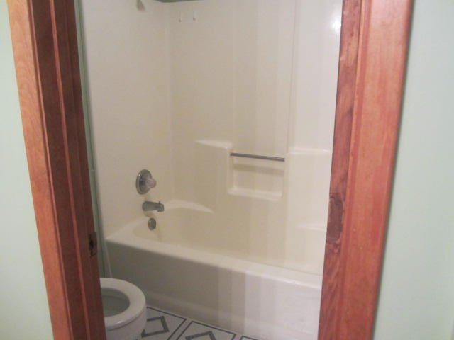 ROYAL OAKS S/D - Residential Lease