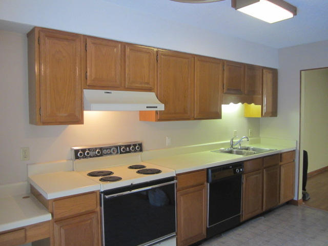 ROYAL OAKS S/D - Residential Lease