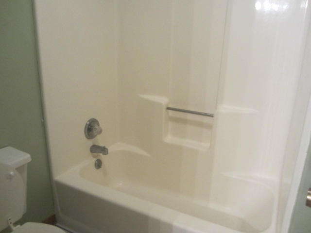 ROYAL OAKS S/D - Residential Lease