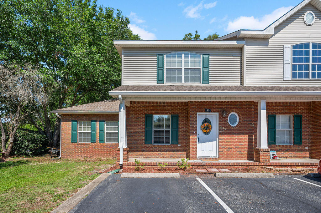GRAND OAK PLACE - Residential