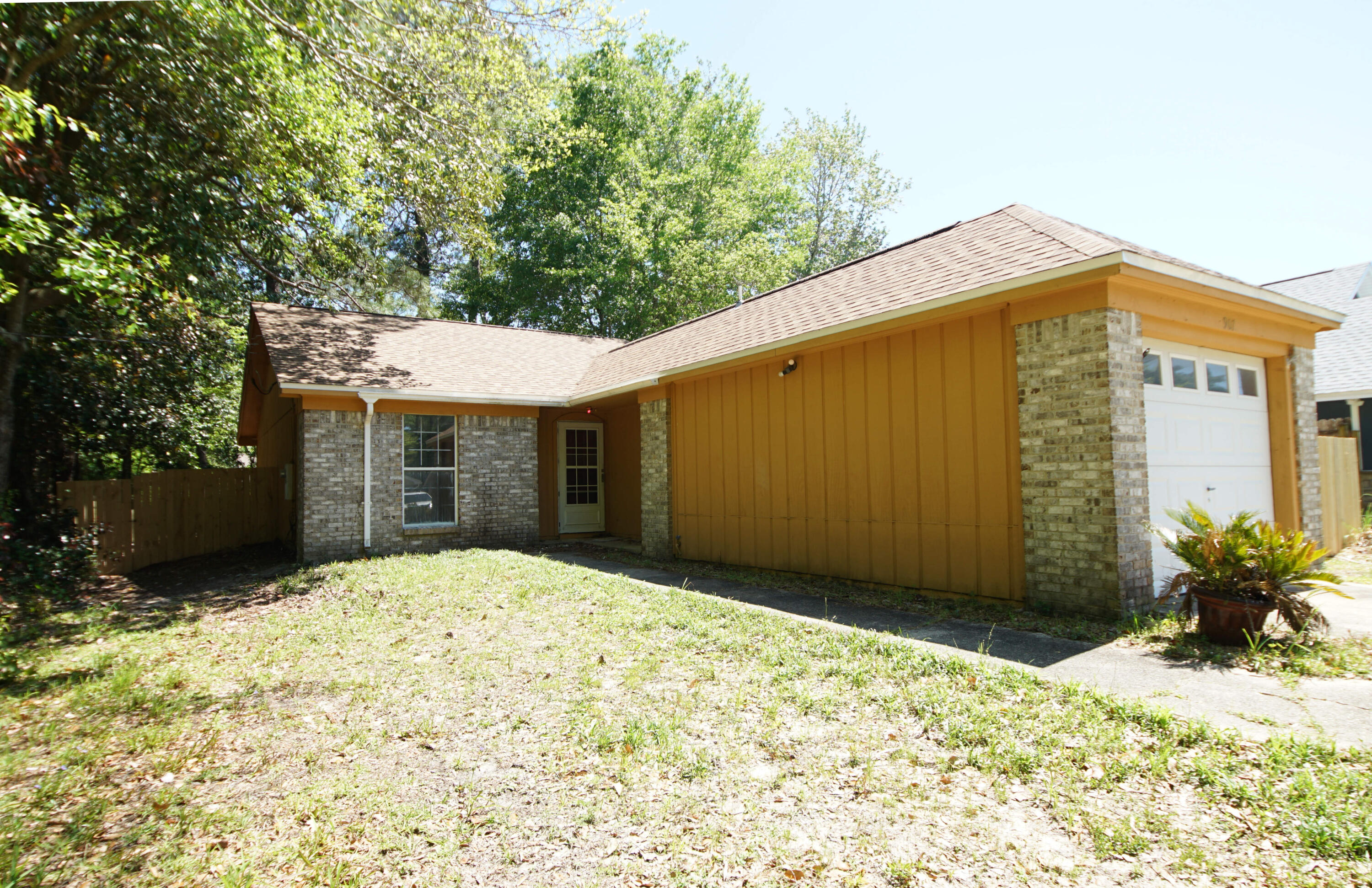 Valparaiso Pinecrest 6 - Residential Lease