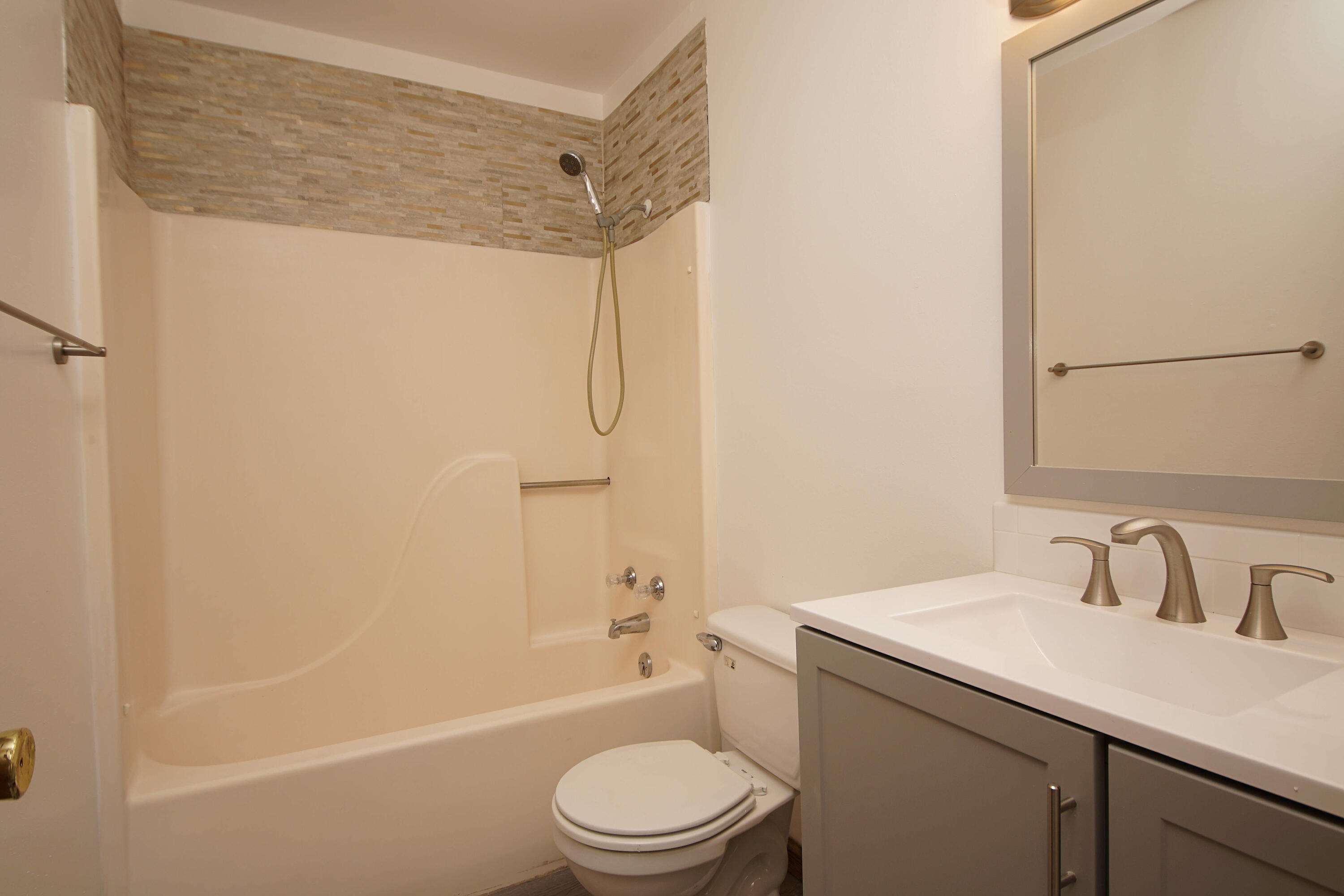 Valparaiso Pinecrest 6 - Residential Lease