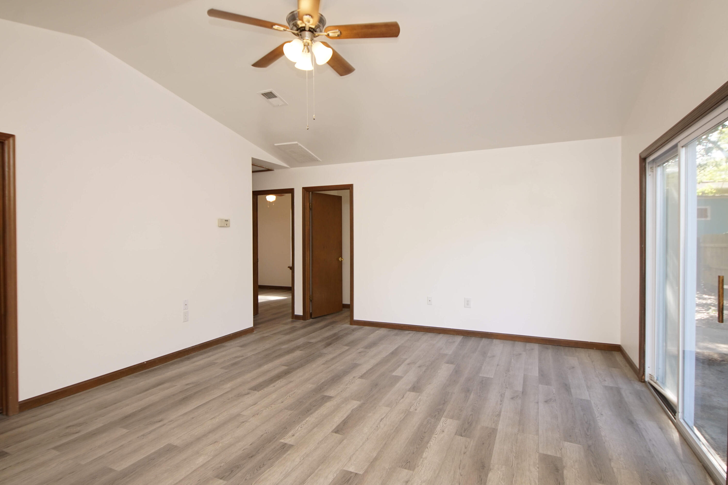Valparaiso Pinecrest 6 - Residential Lease