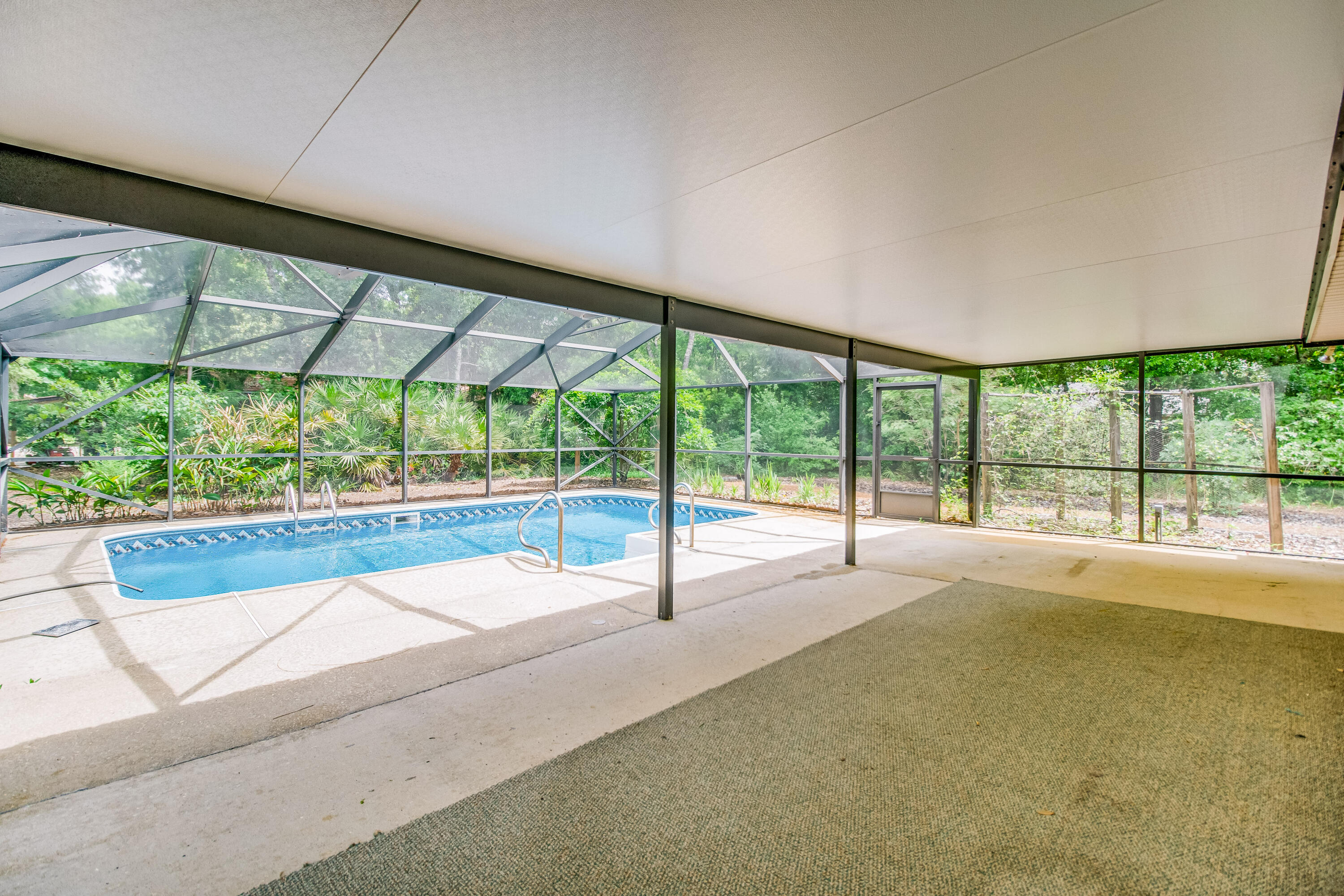 ROBLEDAL ESTATES - Residential
