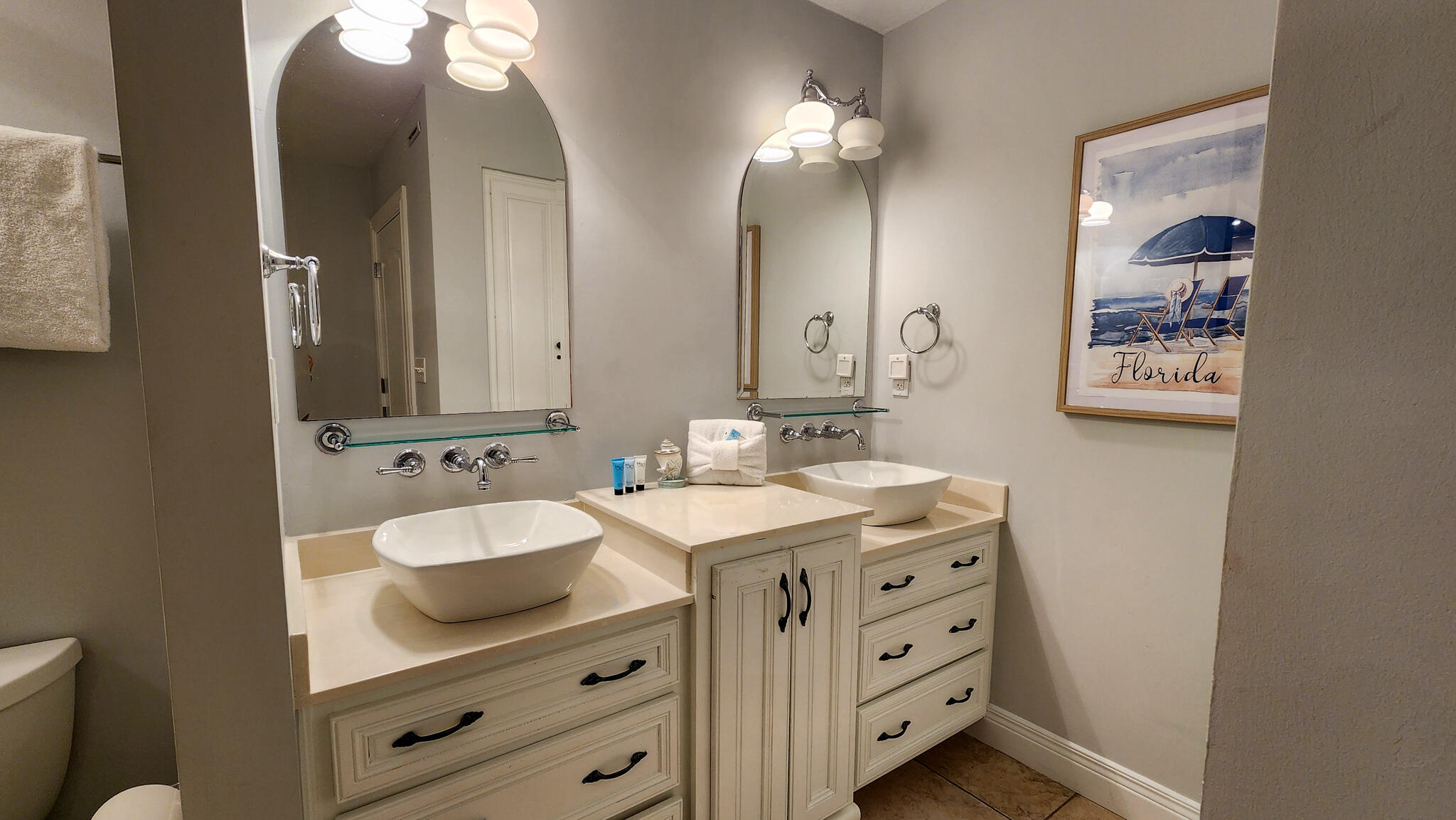 ISLAND ECHO CONDO - Residential