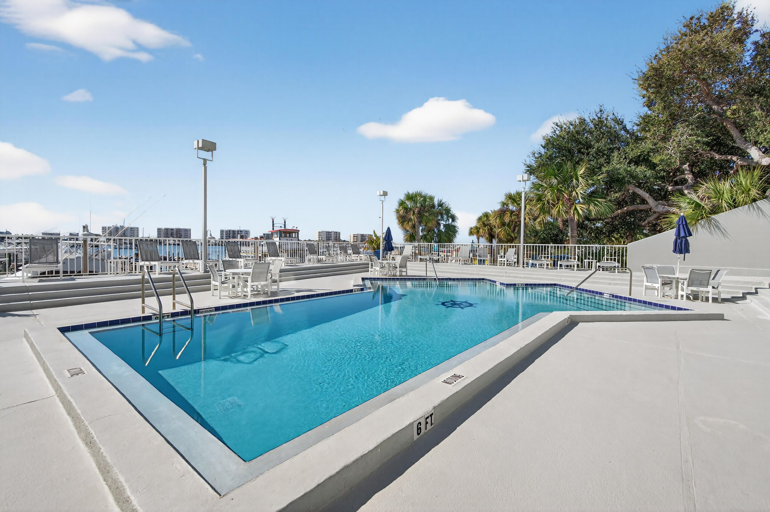 DESTIN YACHT CLUB - Residential