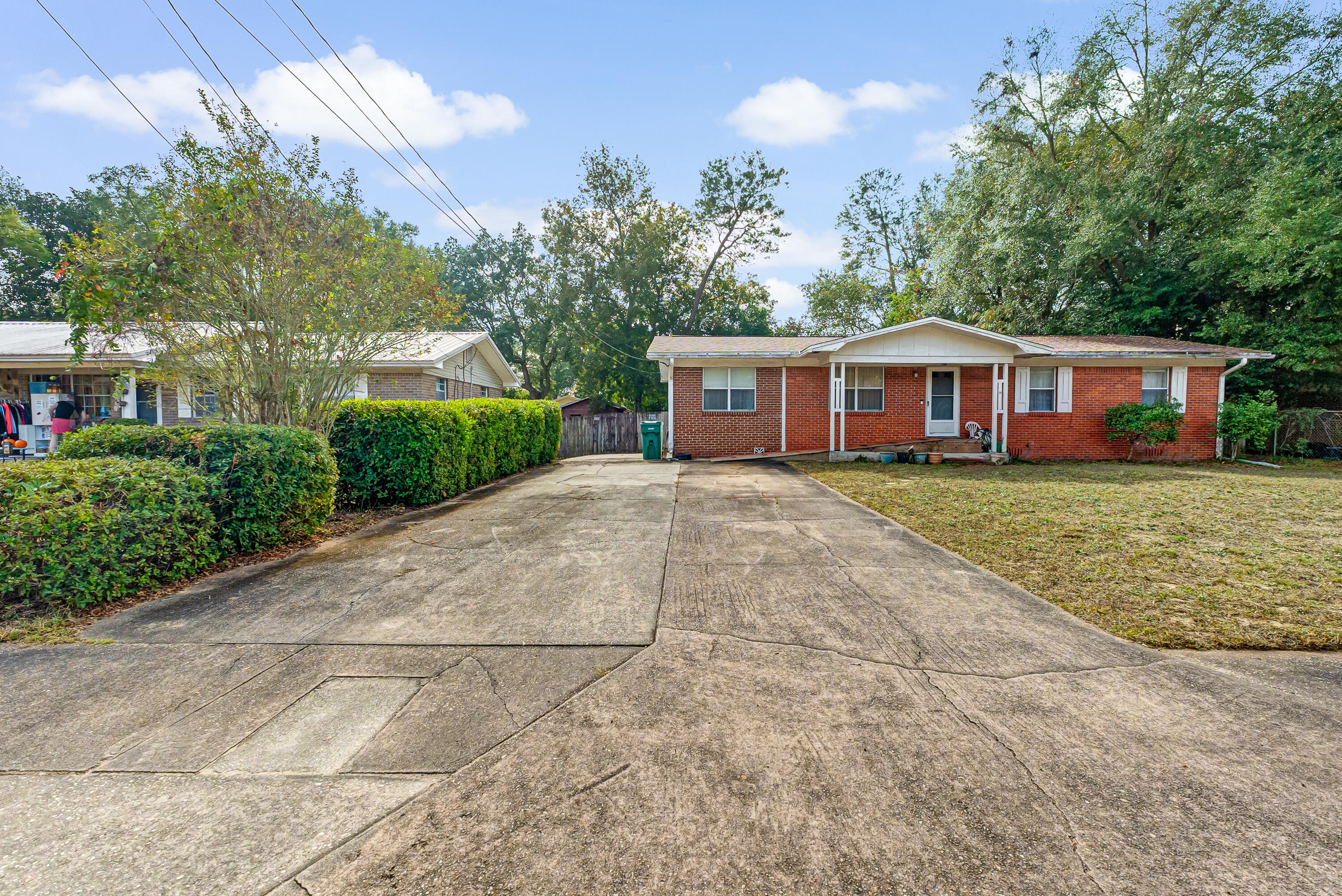 PINECREST HILLS - Residential