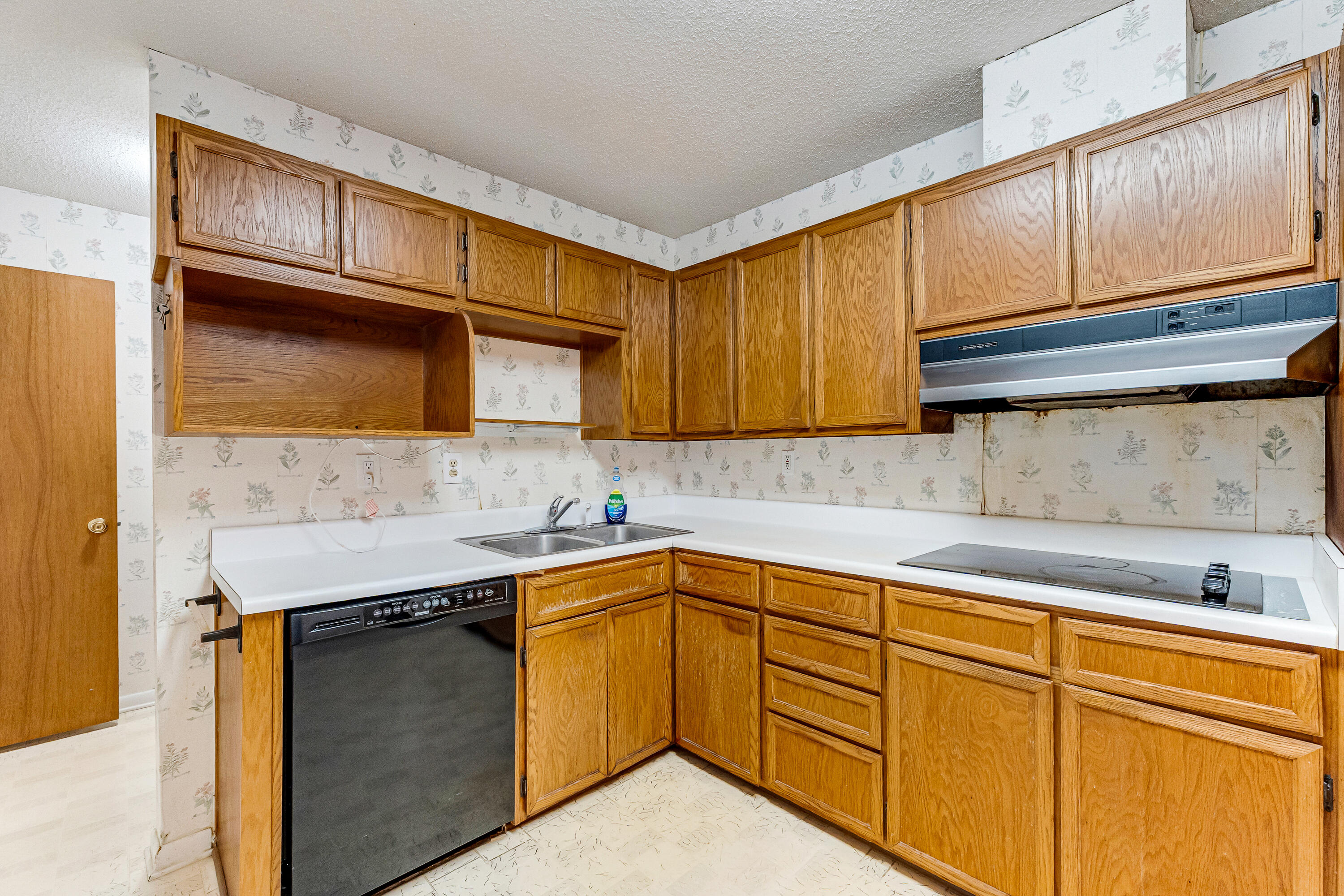 PINECREST HILLS - Residential