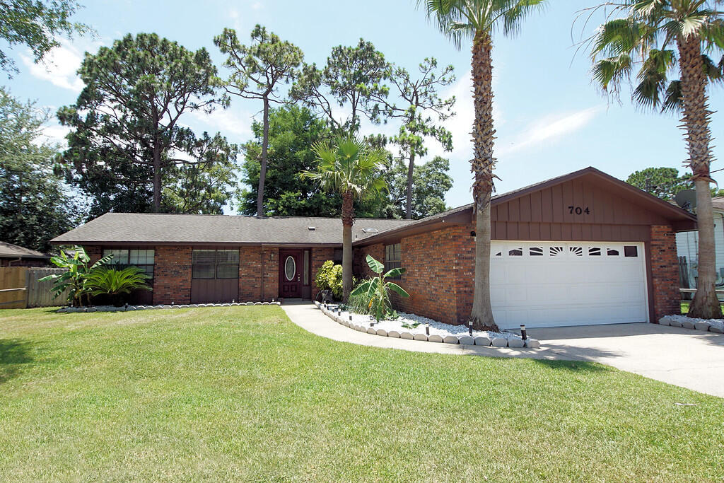 TANGLEWOOD 1ST ADDN LOT 43 BLK A - Residential