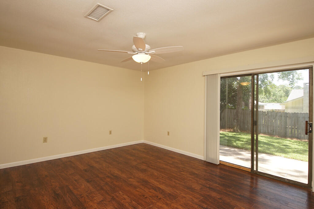 TANGLEWOOD 1ST ADDN LOT 43 BLK A - Residential