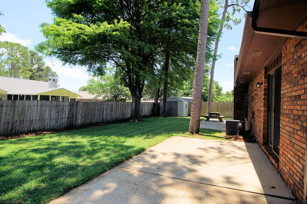 TANGLEWOOD 1ST ADDN LOT 43 BLK A - Residential