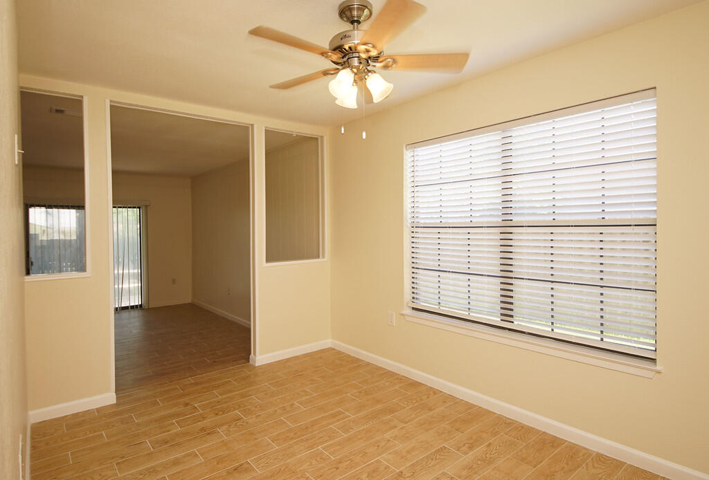 TANGLEWOOD 1ST ADDN LOT 43 BLK A - Residential