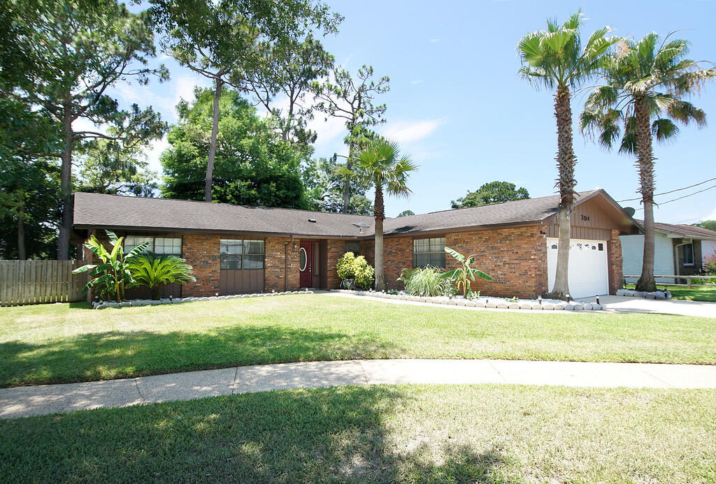 TANGLEWOOD 1ST ADDN LOT 43 BLK A - Residential