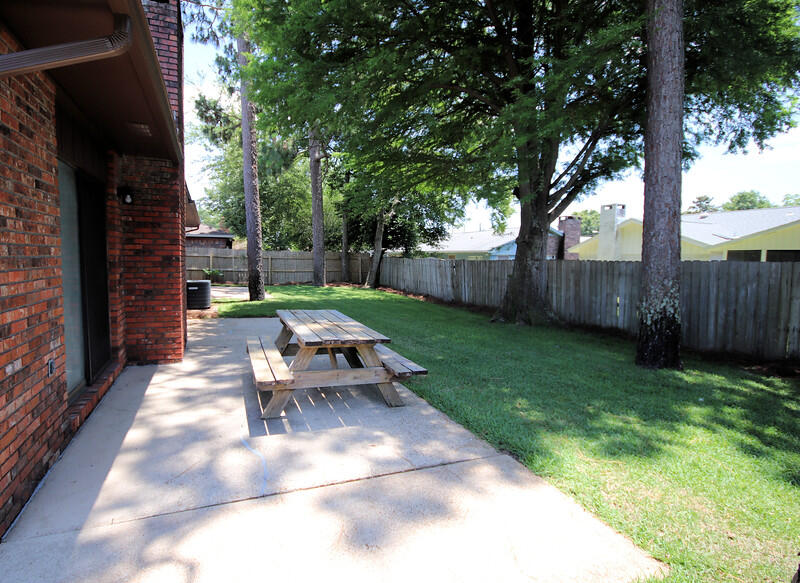 TANGLEWOOD 1ST ADDN LOT 43 BLK A - Residential