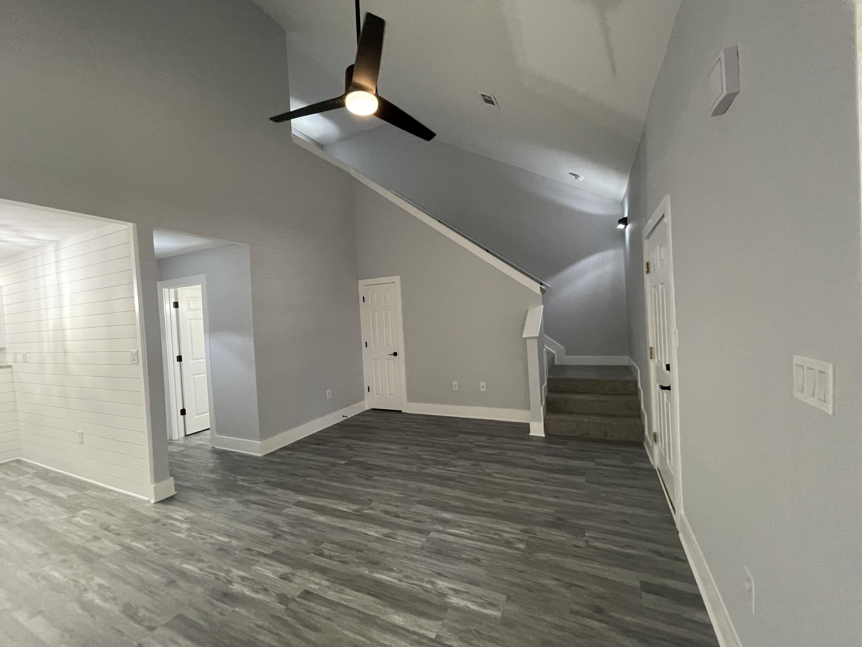 QUAIL HOLLOW T/H - Residential