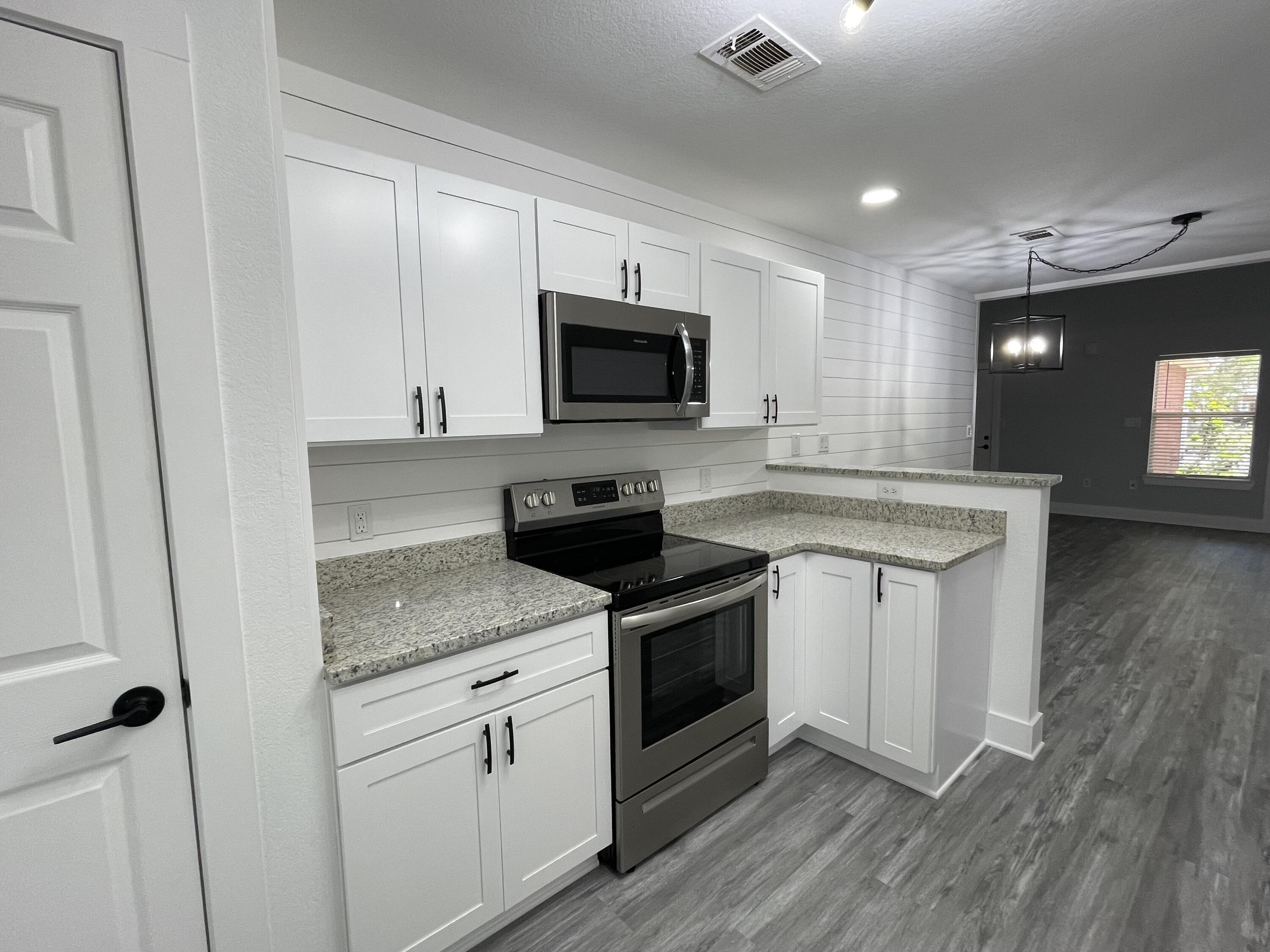 QUAIL HOLLOW T/H - Residential