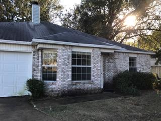 THIS WONDERFUL HOME IS CONVENIENTLY LOCATED JUST MINUTES FROM EITHER BASE, SHOPPING, DINING AND ENTERTAINMENT. THIS ONE WON'T LAST LONG SO CALL EARLY.