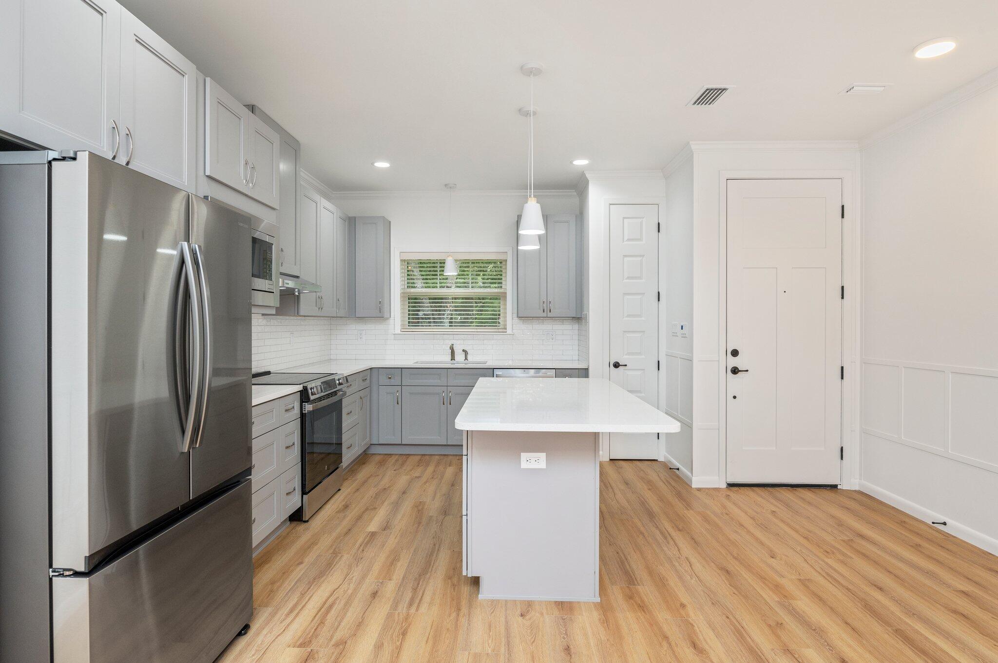 Crestview N 68 Ft Lot 4 Blk 101 - Residential Lease