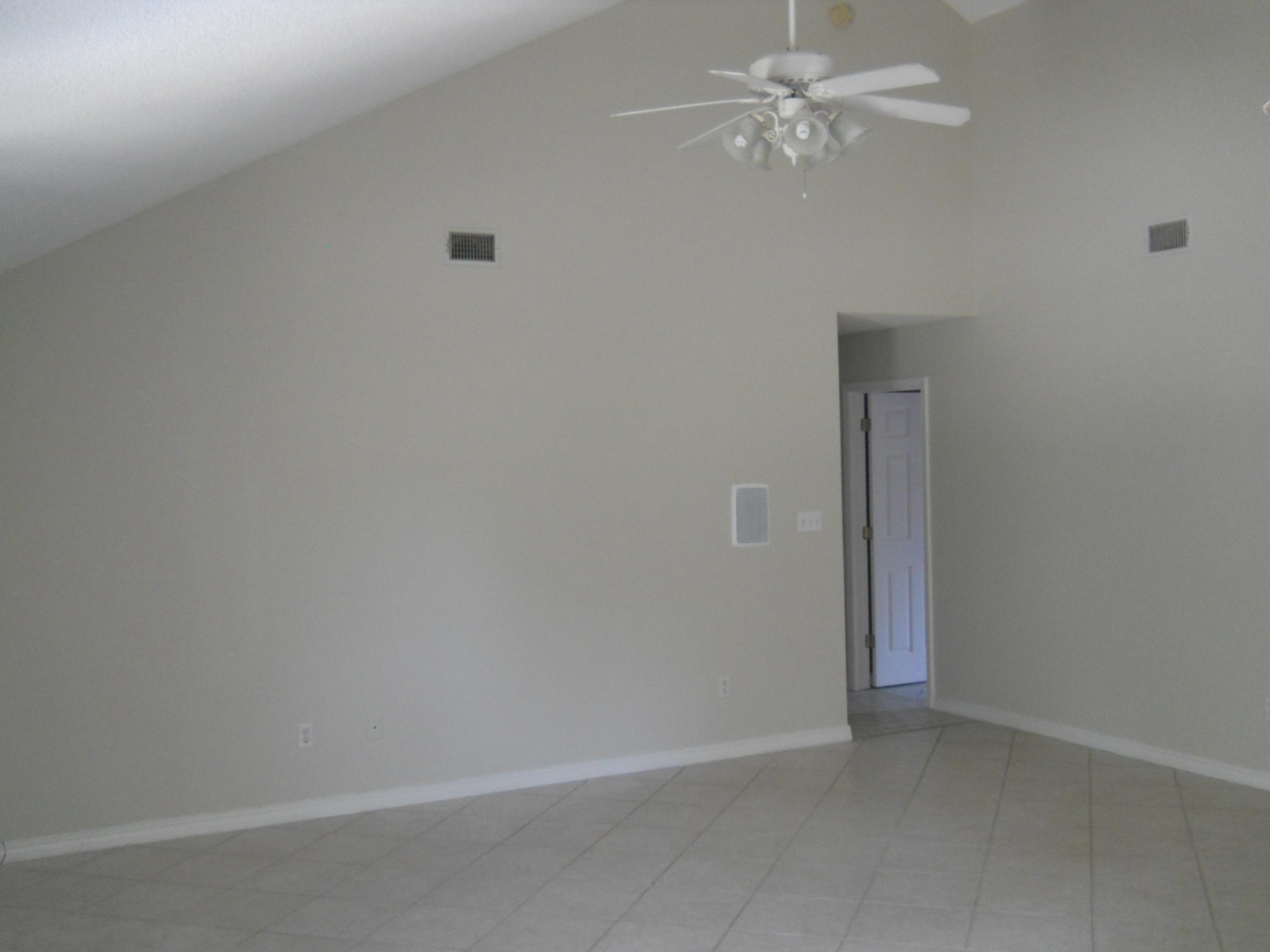 NAVARRE 1ST ADDN LOT 5 BLK 6 - Residential Lease