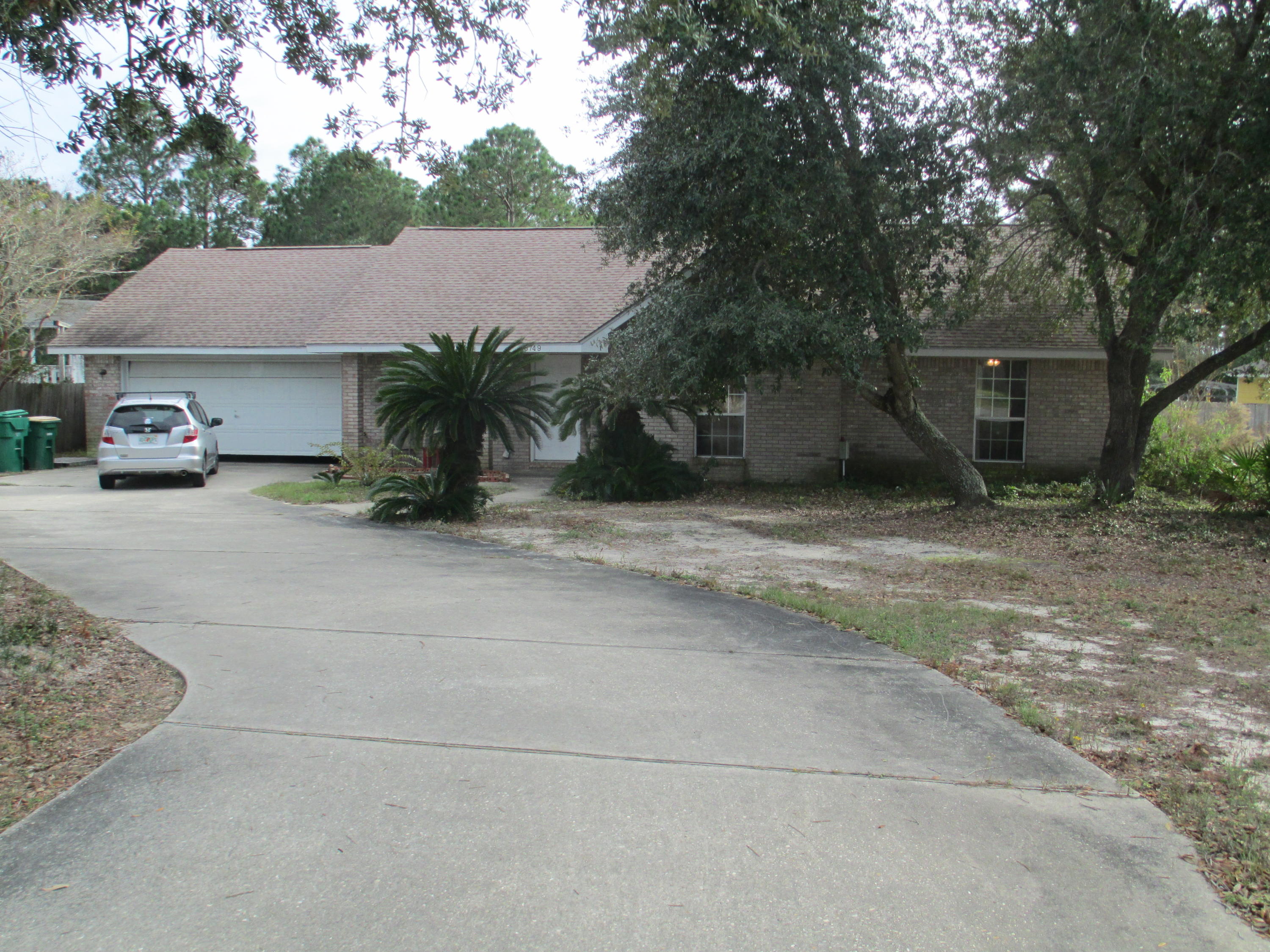 LOOK NO FARTHER! THIS CLEAN, SPACIOUS, 3BD/2BA RANCH STYLE HOME WITH FIRE PLACE IS JUST WHAT YOU'VE BEEN LOOKING FOR. QUIET COUNTRY LIVING YET CONVENIENTLY LOCATED IN THE HEART OF NAVARRE ONLY MINUTES AWAY FROM NAVARRE BEACH AND A 20 TO 30 MINUTE COMMUTE TO HURLBURT FIELD AFB. WILL BE MOVE IN READY on or before 15 Sept 2016. SHOWING BY APPOINTMENTS ONLY. WORTH SEEING, WORTH RENTING.
