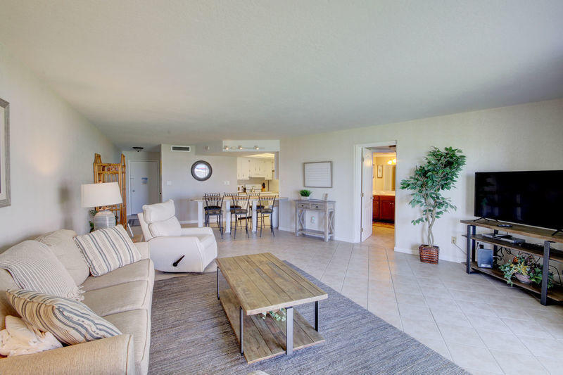 EL MATADOR CONDO - Residential