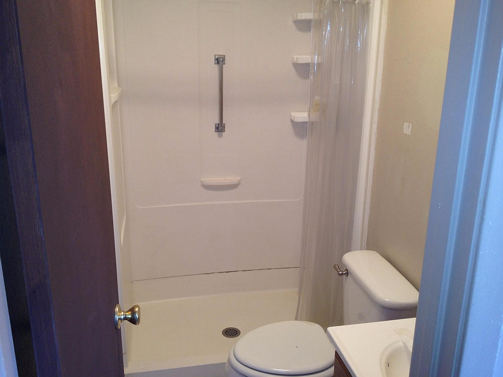 PORT DIXIE - Residential Lease