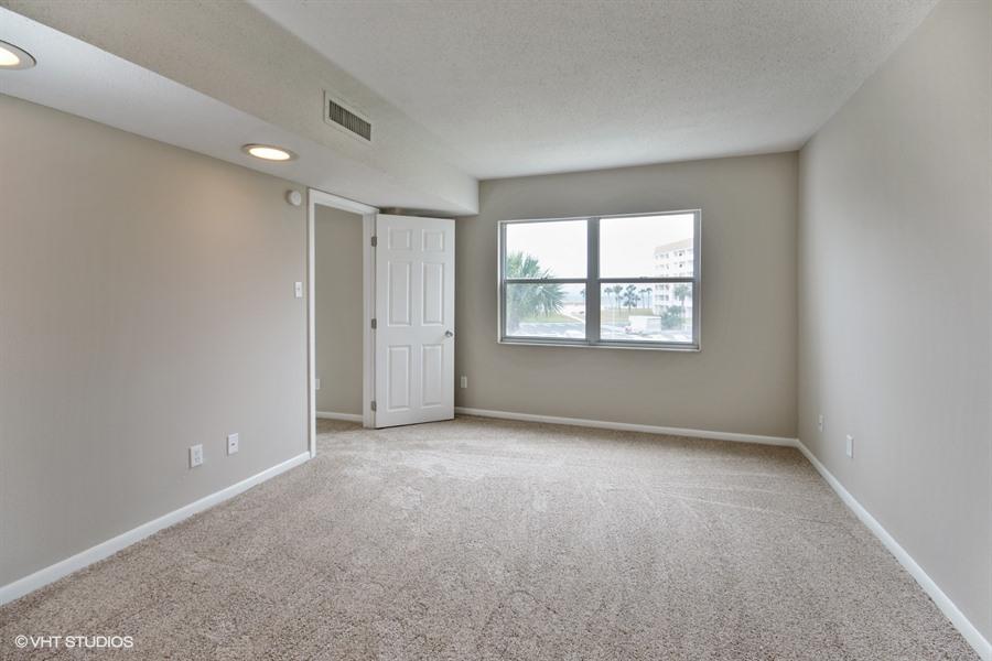 EL MATADOR CONDO - Residential