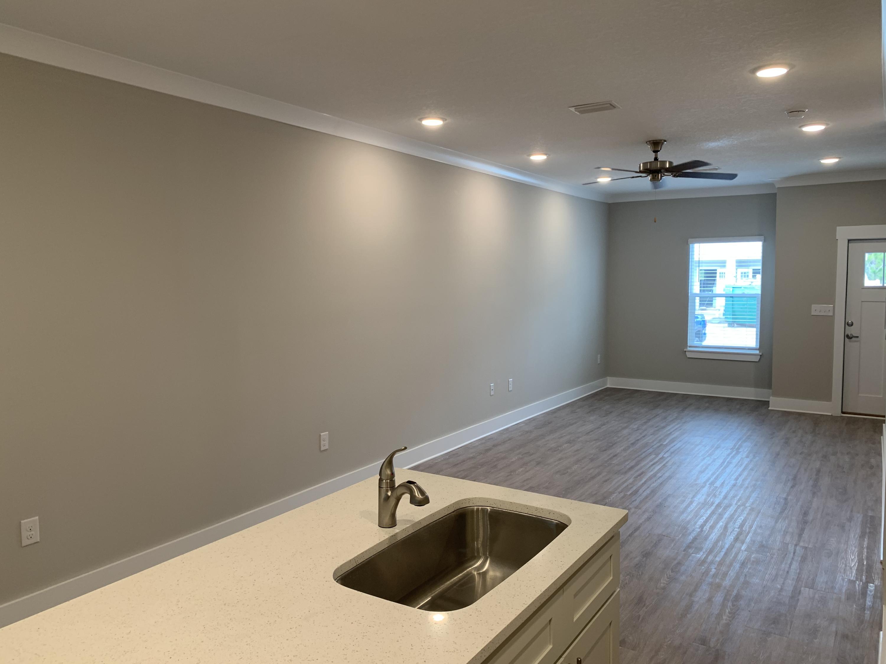 VERANDAS AT FREEPORT - Residential Lease