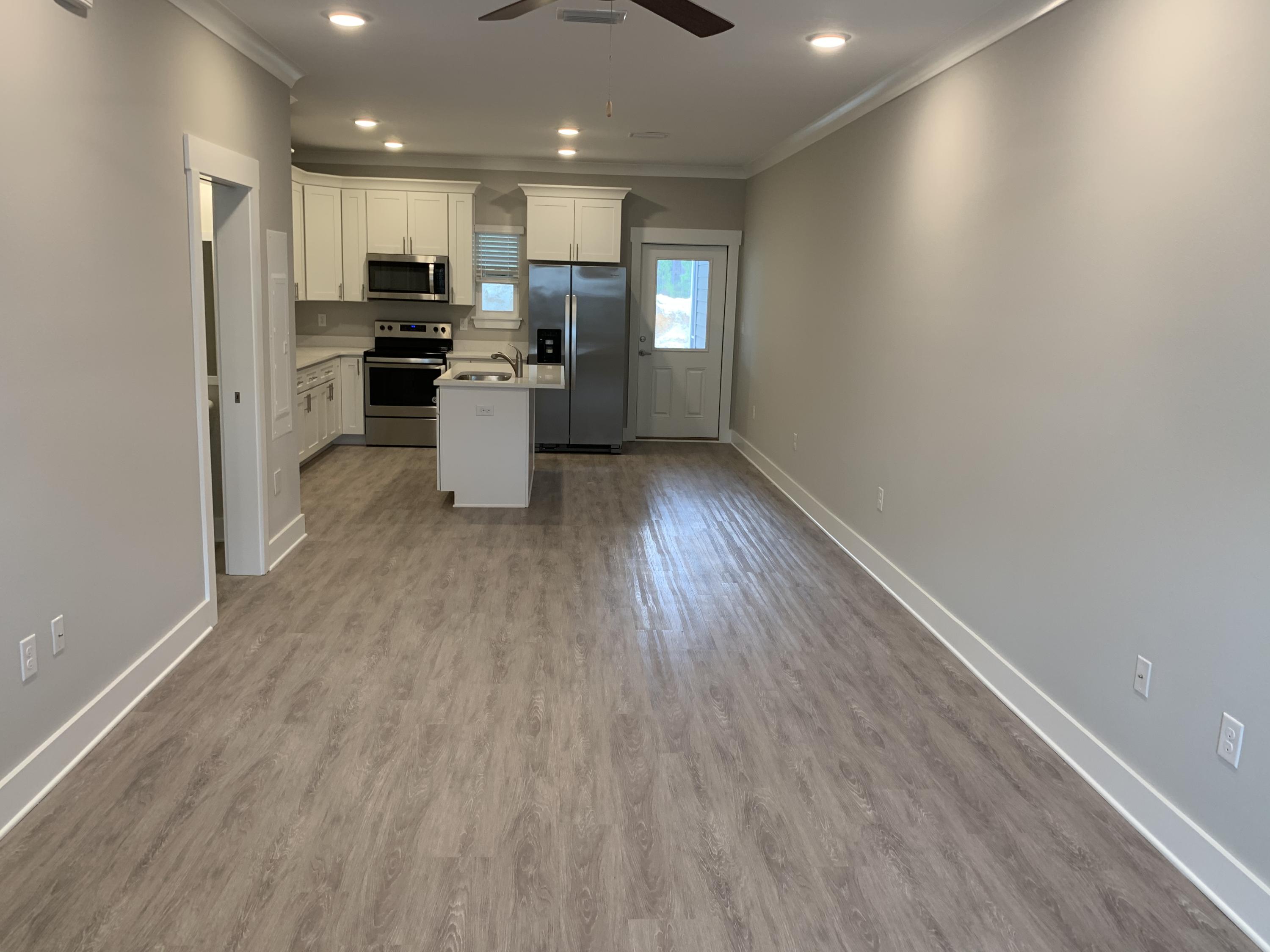 VERANDAS AT FREEPORT - Residential Lease