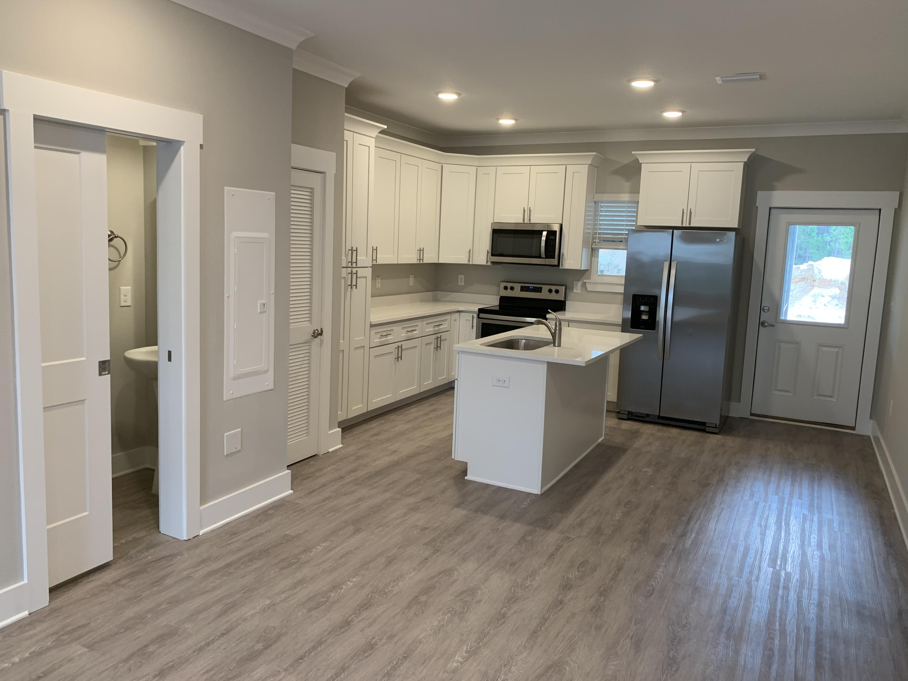 VERANDAS AT FREEPORT - Residential Lease