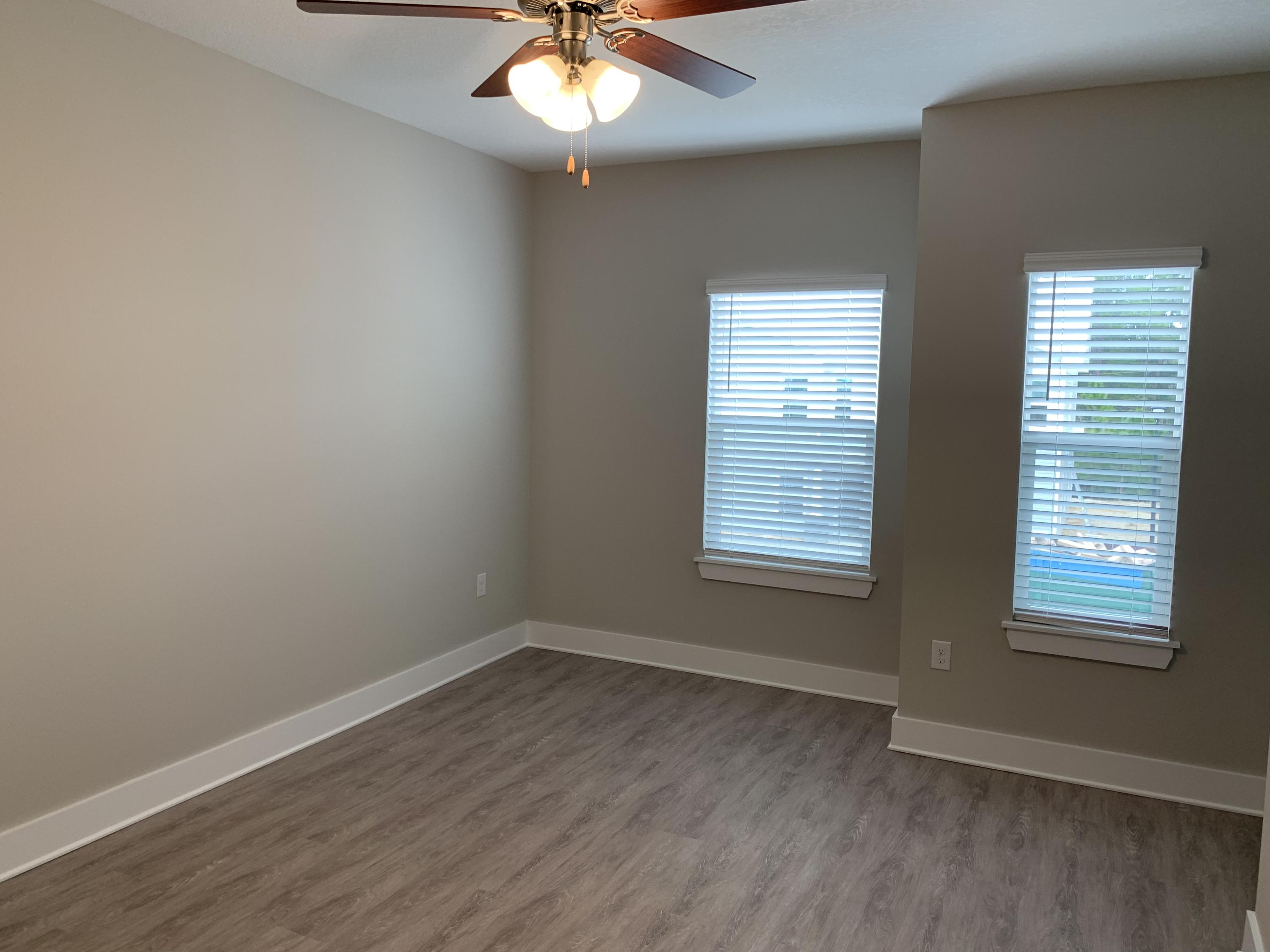 VERANDAS AT FREEPORT - Residential Lease