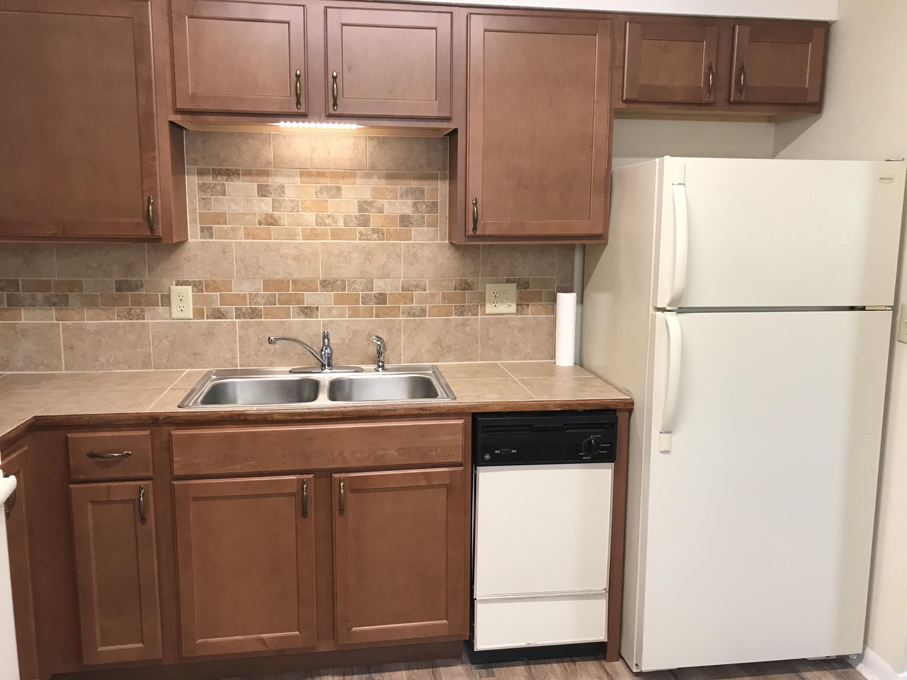 PINE MEADOWS 1ST ADDN - Residential Lease