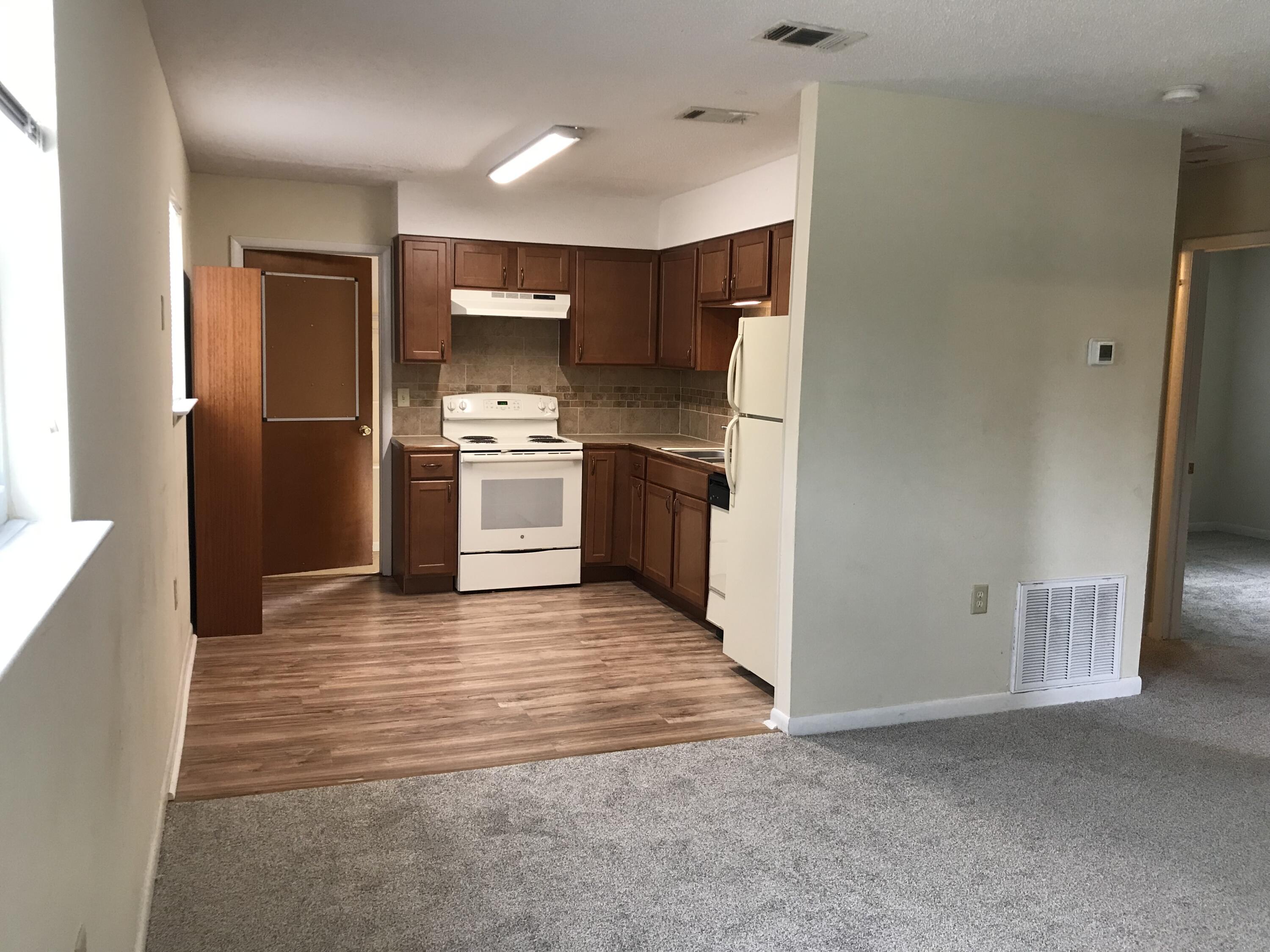 PINE MEADOWS 1ST ADDN - Residential Lease