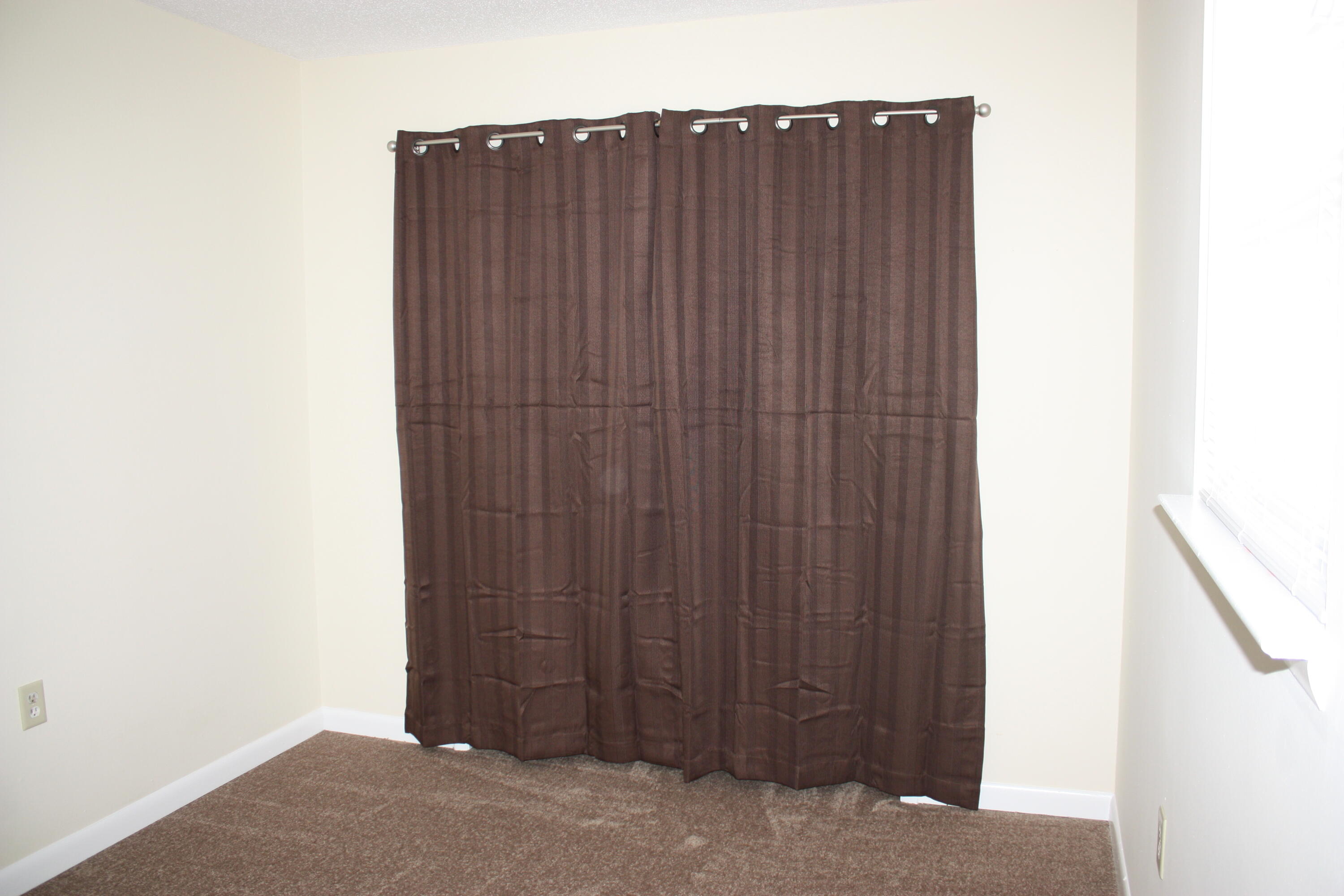 PINE MEADOWS 1ST ADDN - Residential Lease