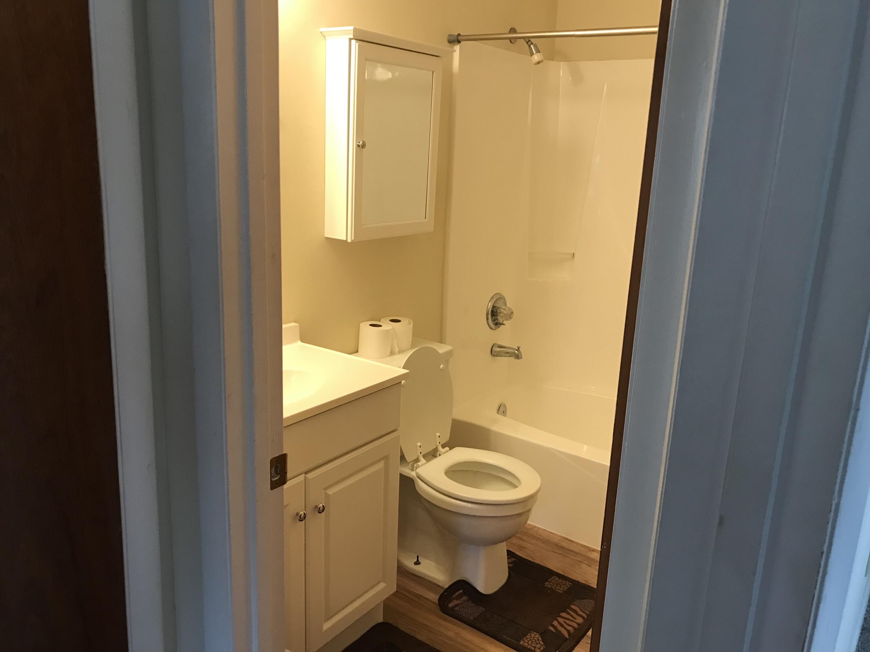 PINE MEADOWS 1ST ADDN - Residential Lease