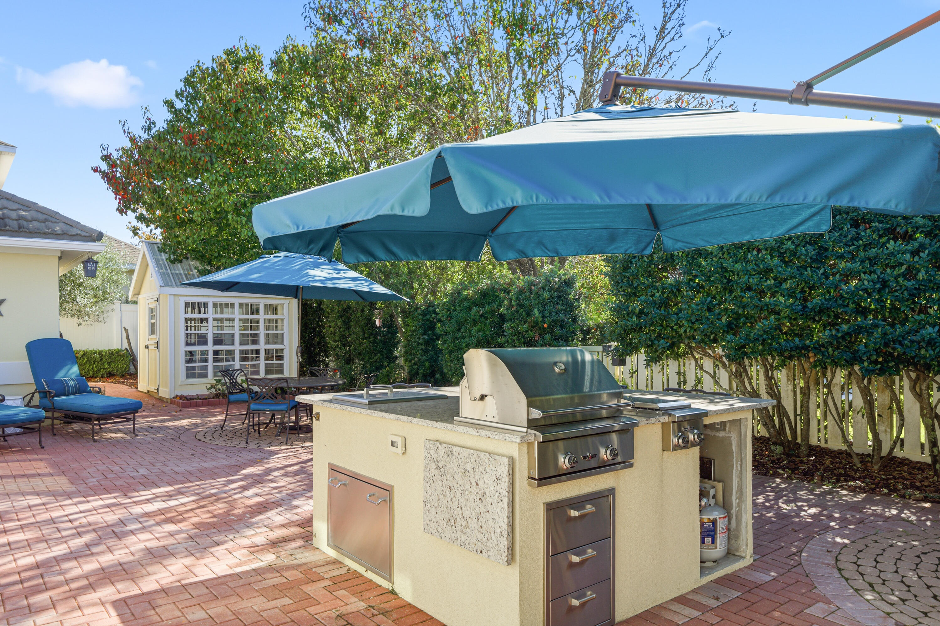 AVALON BEACH ESTATES - Residential