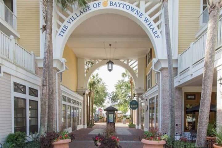 BUNGALOS AT SANDESTIN - Residential