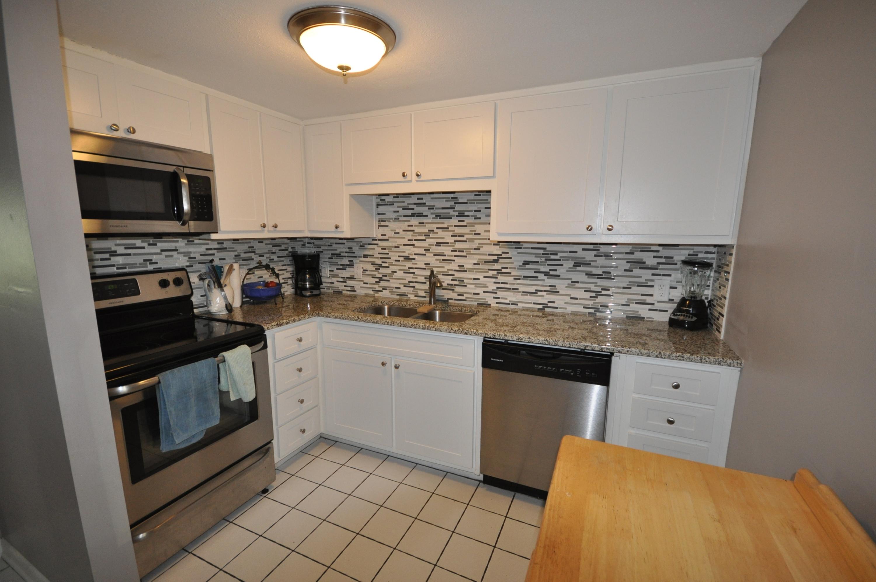 BAYOU VILLAGE - Residential Lease