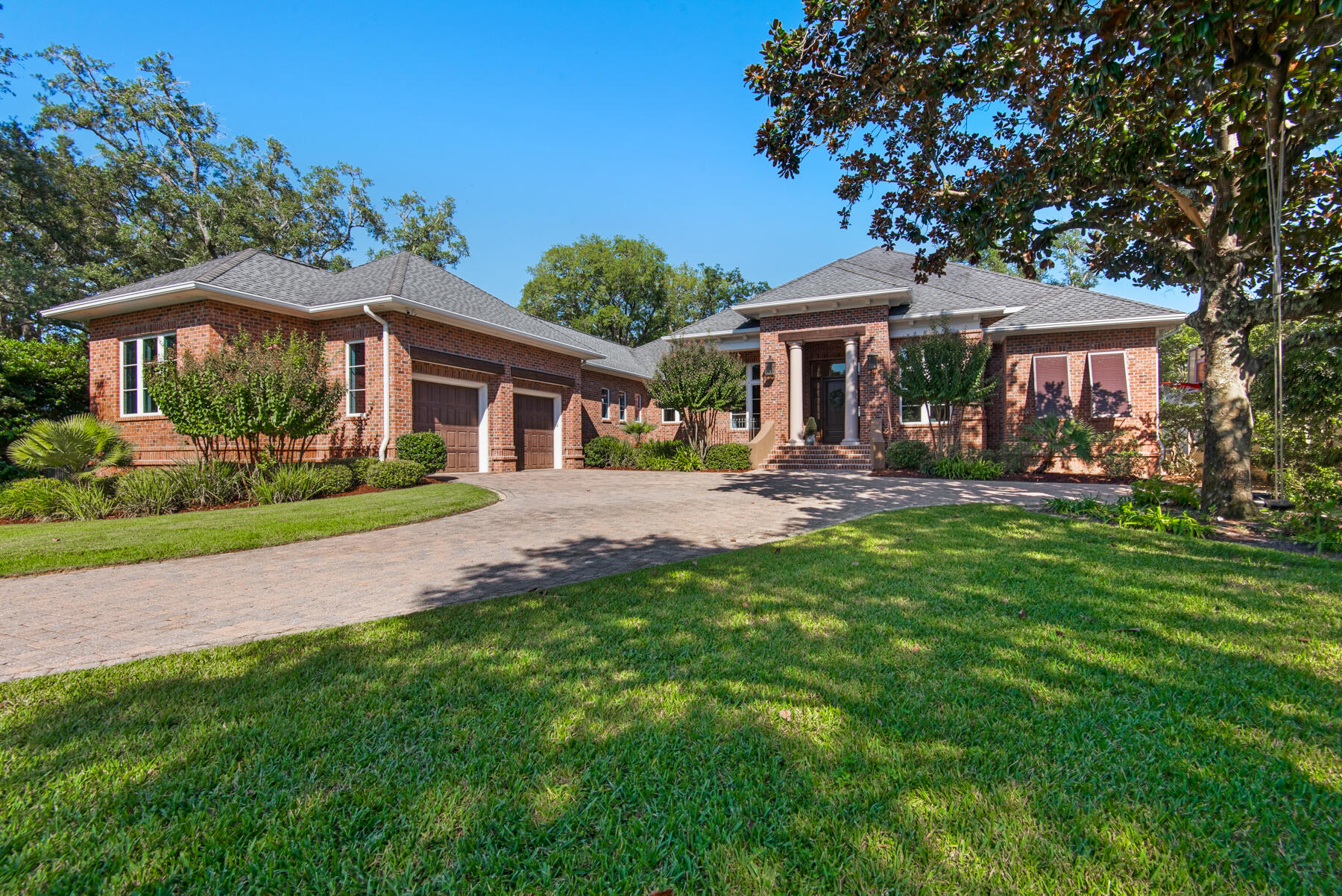 ELLIOTTS POINT - Residential