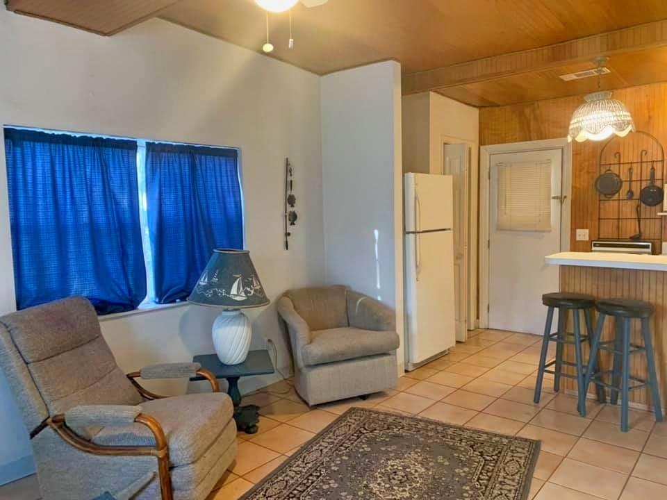 METES & BOUNDS - Residential Lease